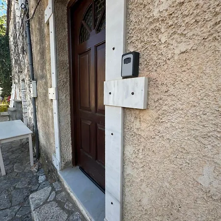 Mani Spot Center Апартаменты Ареополис